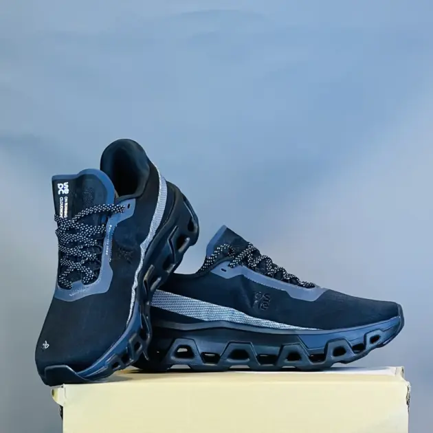 On Cloud QC All-Black Performance Running Shoes