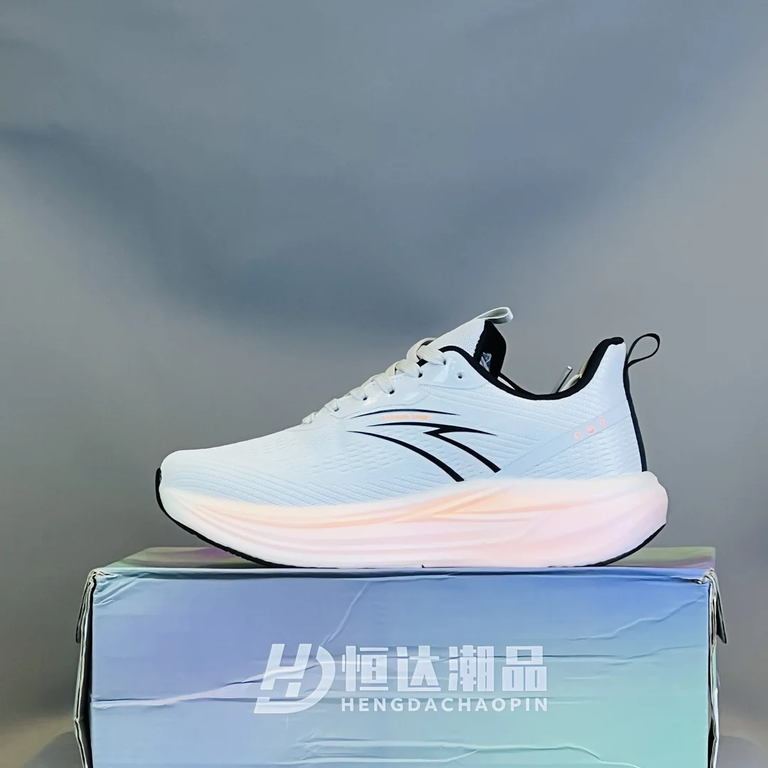 White & Peach Accent Sole Dynamic Streak Sneakers - Image 4