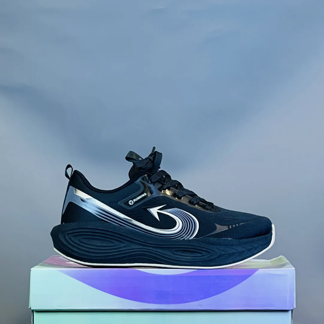 All-Black Dynamic Swirl Cushion Running Shoes - Image 4
